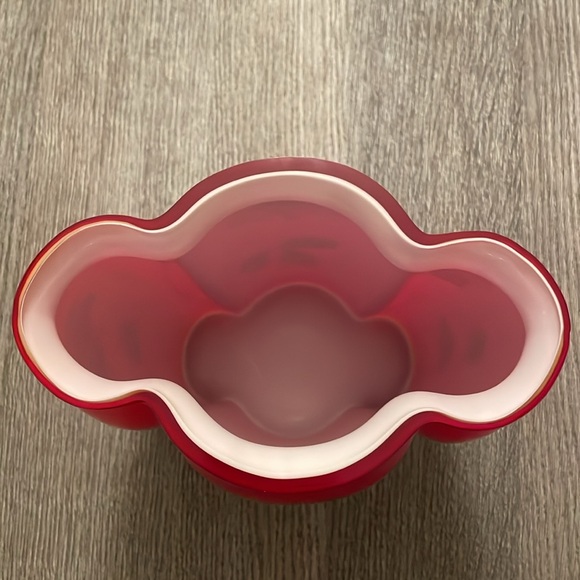 Beautiful Fenton Vase - Picture 8 of 9